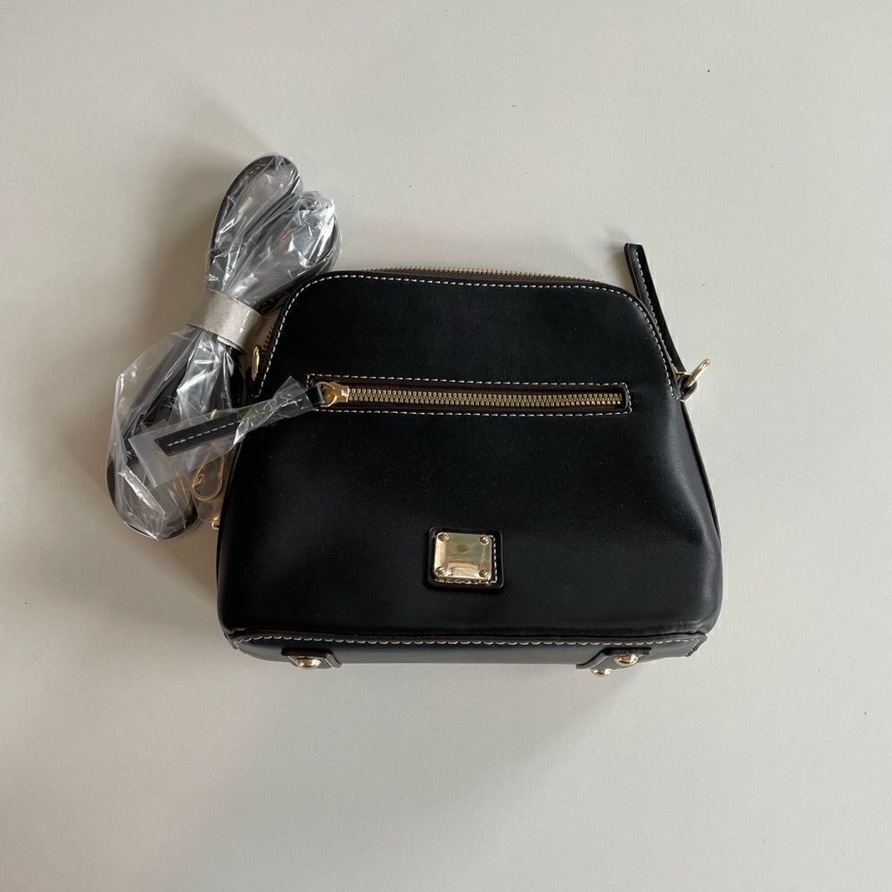 NWOT Unbranded Womens Black Crossbody Purse